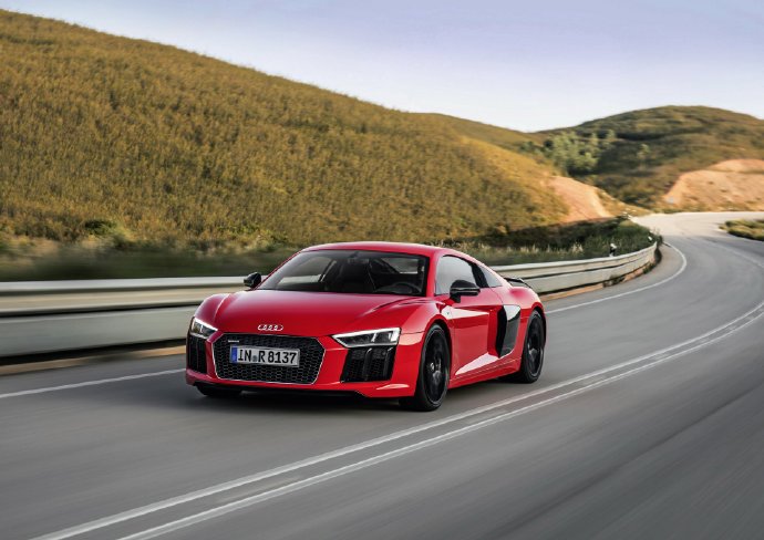 点击大图看下一张：敬每个人心目中的超级跑车。Audi R8