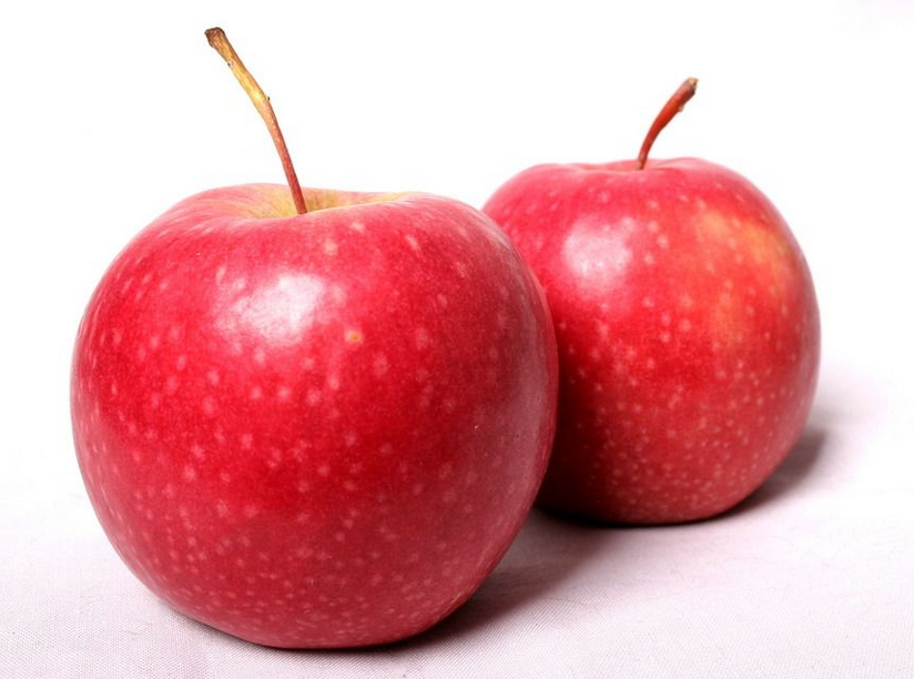点击大图看下一张：一组红红的苹果图片欣赏