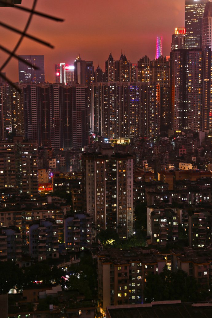 点击大图看下一张：一组美丽的城市夜景高清图片欣赏