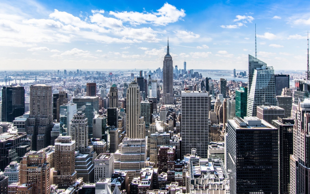 点击大图看下一张：美国纽约城市建筑风景桌面壁纸