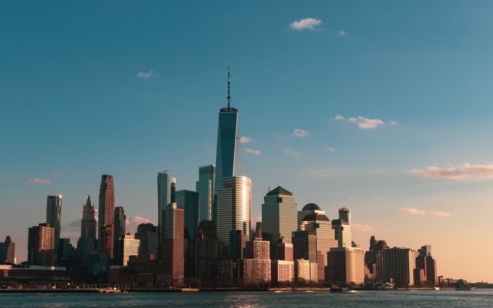 点击大图看下一张：美国纽约城市建筑风景桌面壁纸