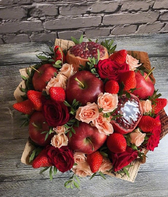 点击大图看下一张：水果花束，当成婚礼创意捧花是不是很吸睛呢