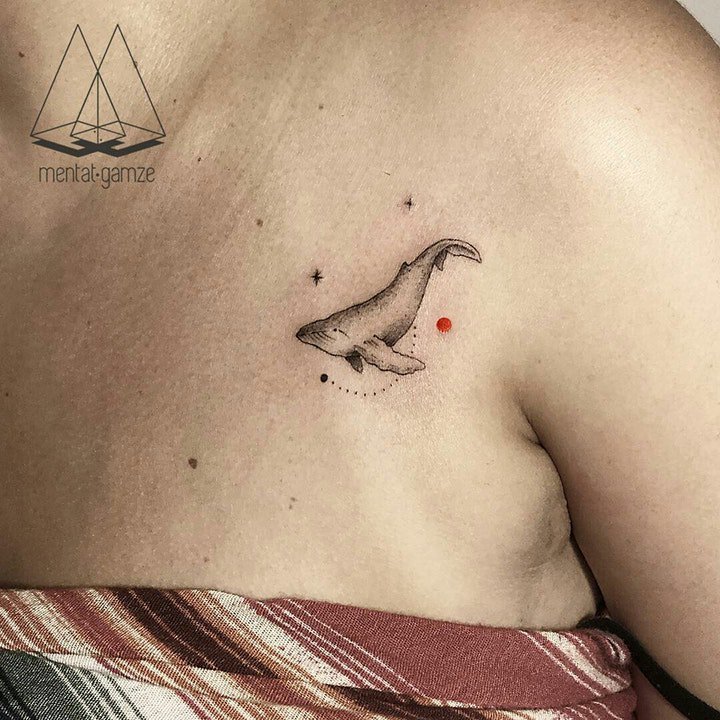 点击大图看下一张：纹身鲸鱼  9张犹如海洋孤岛的鲸鱼纹身图案