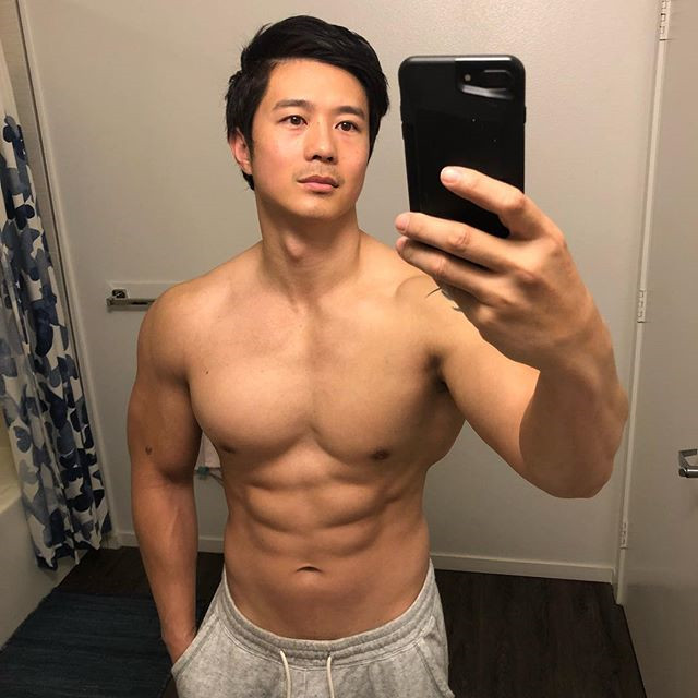 点击大图看下一张：亚裔健身肌肉帅哥peter le 最新写真大片