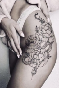 性感大腿纹身 9张女性大腿部性感的纹身作品