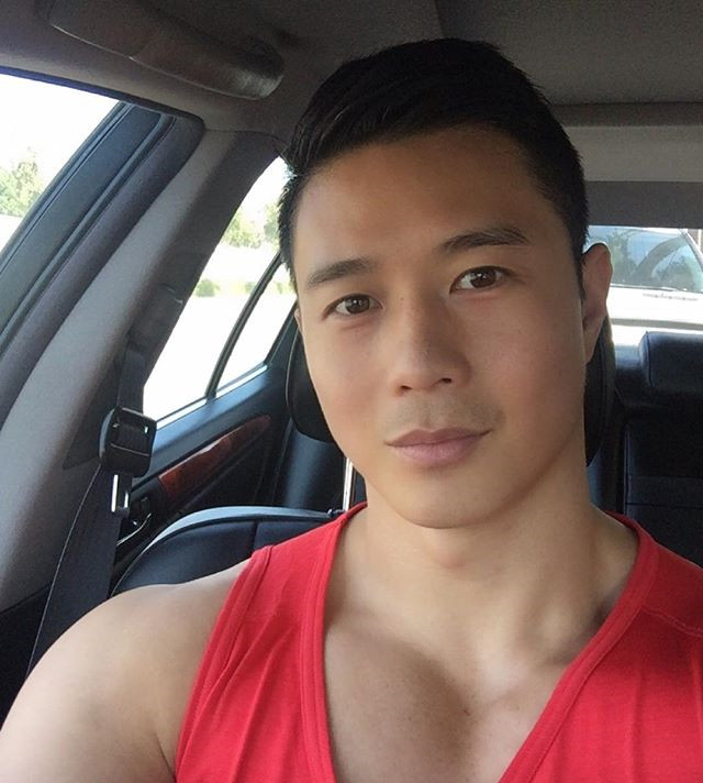 点击大图看下一张:韩裔肌肉帅哥peter le图片大全