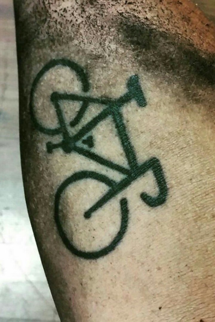 点击大图看下一张：自行车纹身图案 简单有创意的一组自行车纹身图案