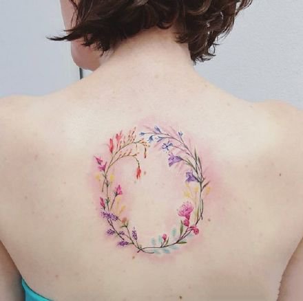 点击大图看下一张：花环纹身 9款小清新的花环纹身图案