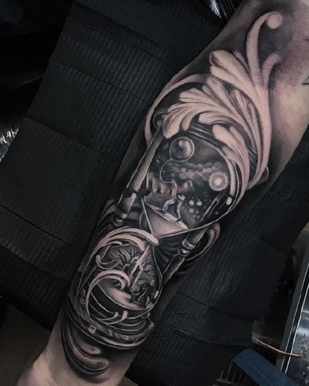 点击大图看下一张：欧美写实纹身 包大臂的9张手臂写实纹身图案
