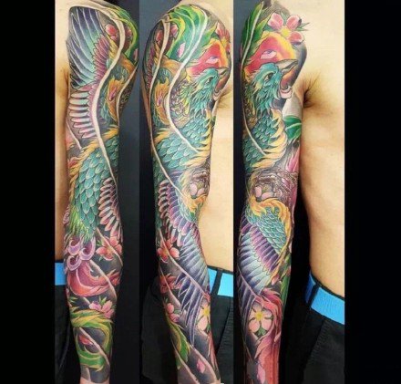 点击大图看下一张：传统花臂纹身 9张传统风格的花臂纹身作品欣赏