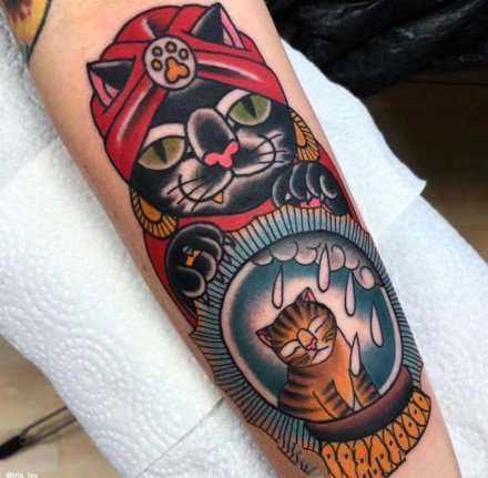 点击大图看下一张：oldschool小猫咪纹身 school风格的9款猫主题纹身图片