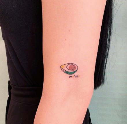 点击大图看下一张：水果小纹身  可爱的一组极简小水果的纹身图片