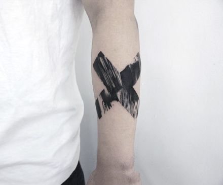 点击大图看下一张：写意纹身 极简写意的中国风水墨纹身图片