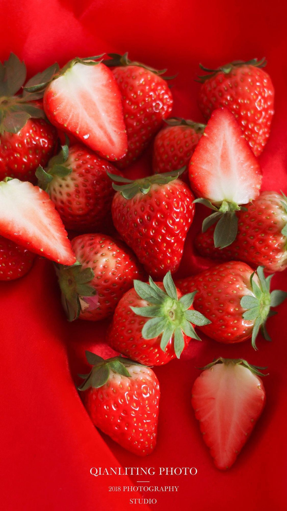 点击大图看下一张：一组红红的小清新草莓图片欣赏