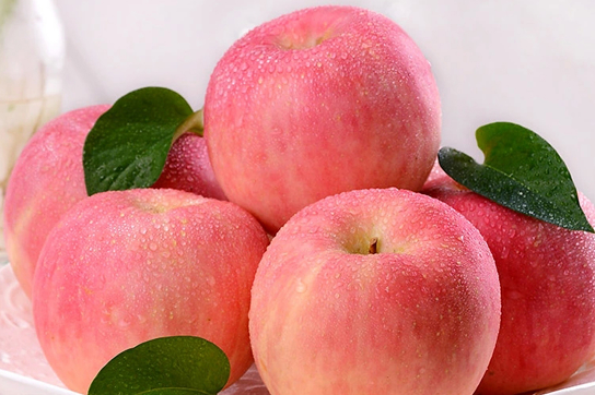 点击大图看下一张：一组粉粉的又香又脆的苹果图片欣赏