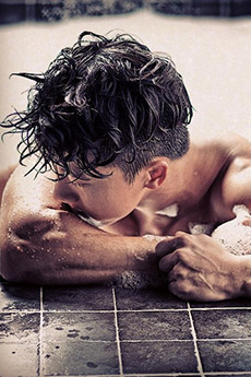 性感肌肉帅哥在浴室写真图片
