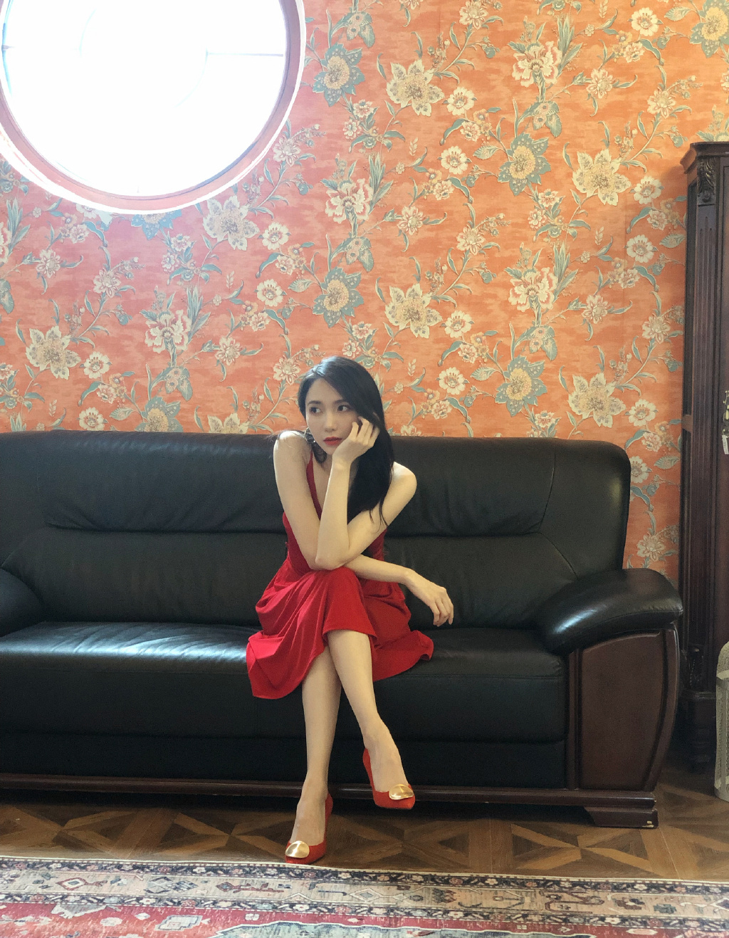 点击大图看下一张：SNH48陆婷吊带红裙性感图片