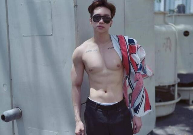 点击大图看下一张：泰国年轻帅哥肌肉图片