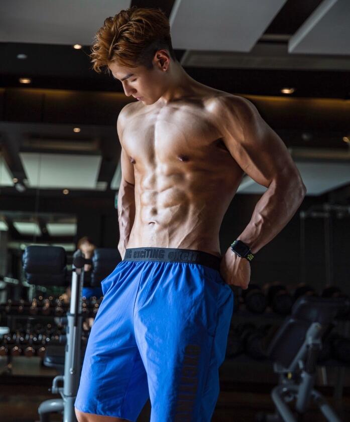 点击大图看下一张：中国肌肉男帅哥写真图片