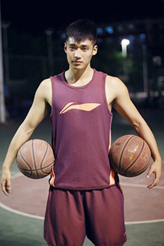 篮球帅哥肌肉照图片