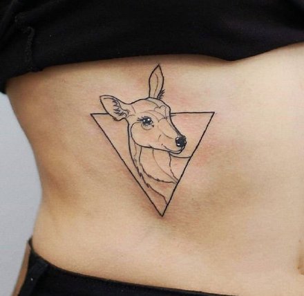 点击大图看下一张：好看的一组9张小鹿头主题刺青纹身图片