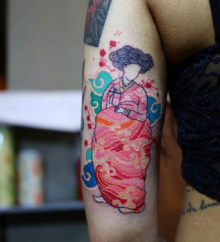 点击大图看下一张：日式浮世绘腾云祥云主题的一组小纹身图片