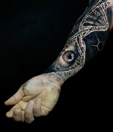 点击大图看下一张：9款超逼真级的3D立体纹身图案作品