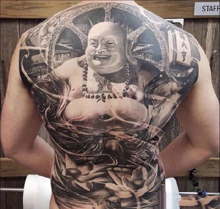 点击大图看下一张：佛纹身：庄严肃穆的9张佛像纹身图案