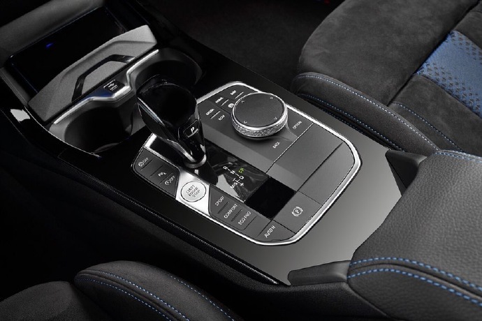 点击大图看下一张：all-new BMW M135i xDrive A3表示压力很大 ​​​​