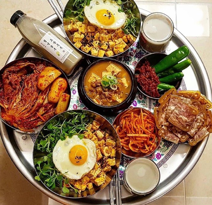 点击大图看下一张：一组超级美味的韩式家庭餐盘图片欣赏