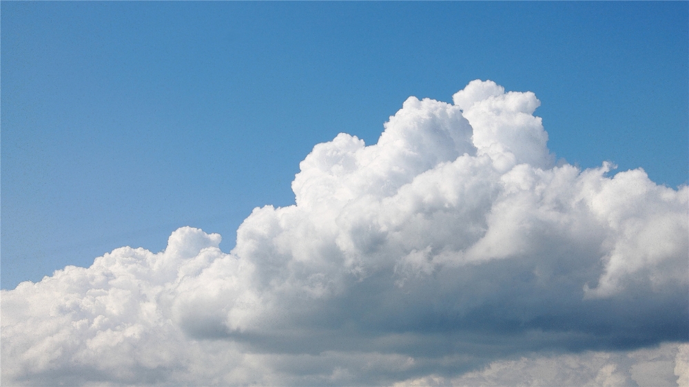 点击大图看下一张：一组蓝天白云唯美高清图片欣赏