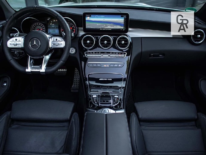 点击大图看下一张：Mercedes-AMG C63 敞篷版图片欣赏