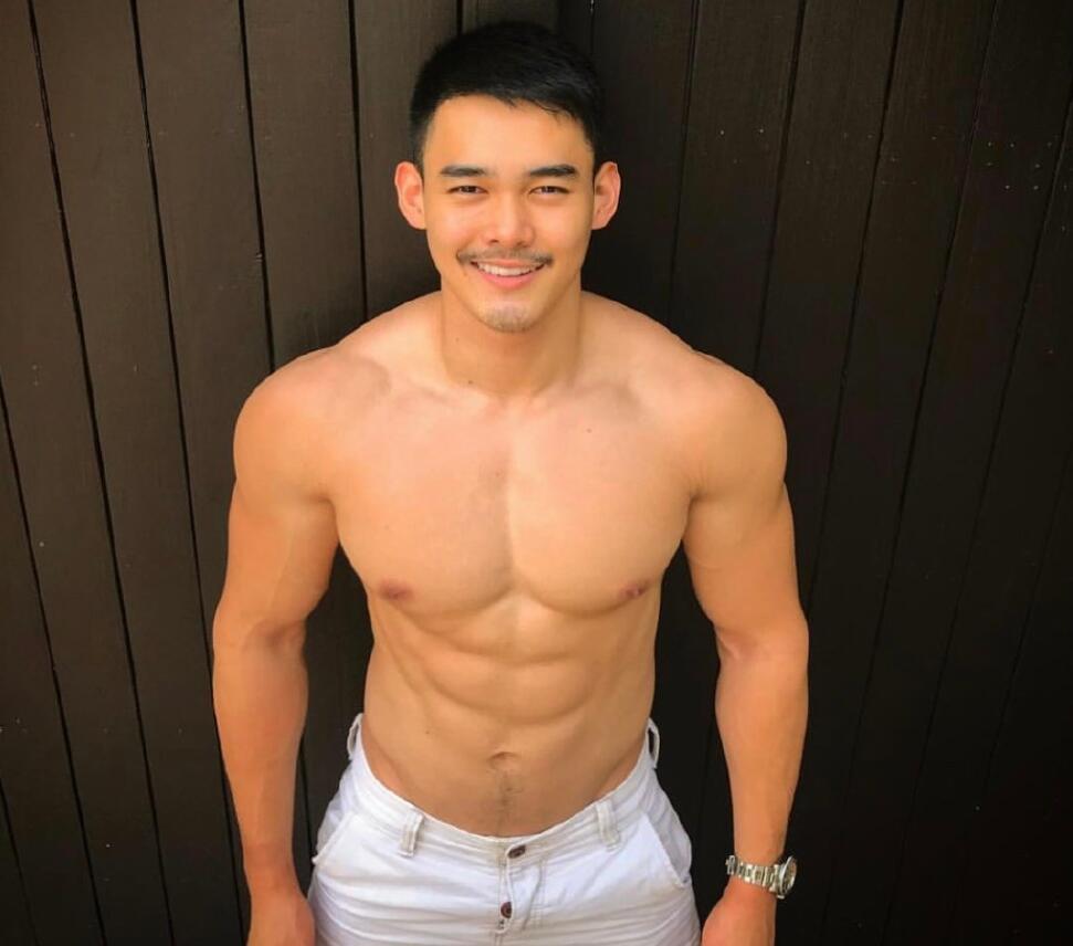点击大图看下一张：中国的肌肉型男帅哥照片
