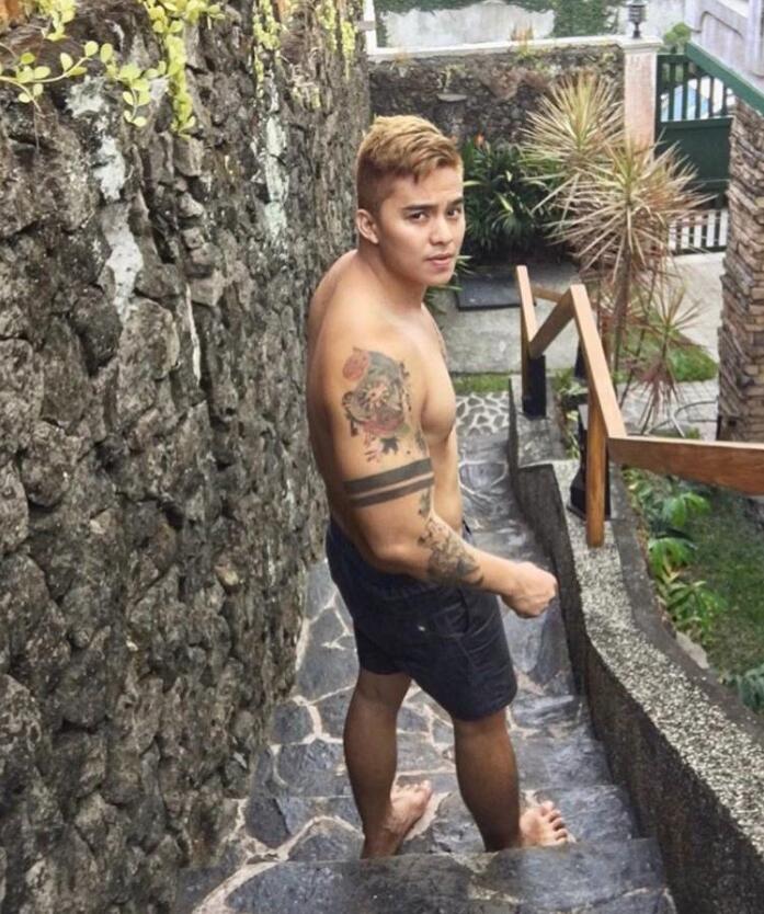 点击大图看下一张：菲律宾纹身帅哥照片