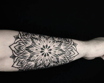 点击大图看下一张：包小臂梵花纹身 16款小臂位置的黑色梵花纹身图案