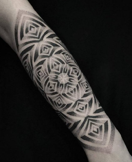 点击大图看下一张：包小臂梵花纹身 16款小臂位置的黑色梵花纹身图案