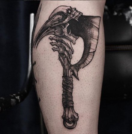 点击大图看下一张：兵器纹身 很帅的一组黑灰武器兵器纹身图案
