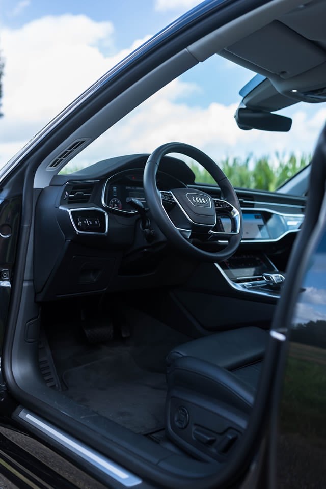 点击大图看下一张：黑化Audi A7 Sportback Quattro S Line的颜
