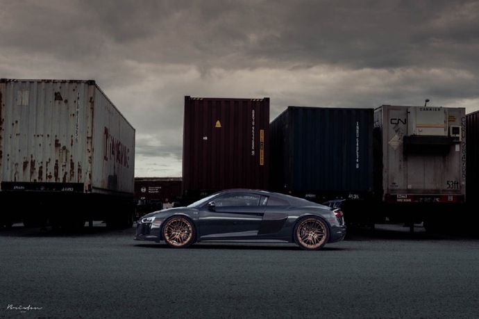 点击大图看下一张：Audi R8 V10 克尔维特c8图片欣赏