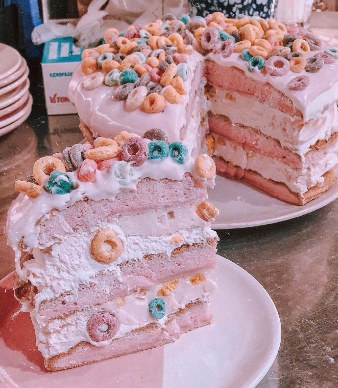 点击大图看下一张：一组甜甜的蛋糕图片欣赏