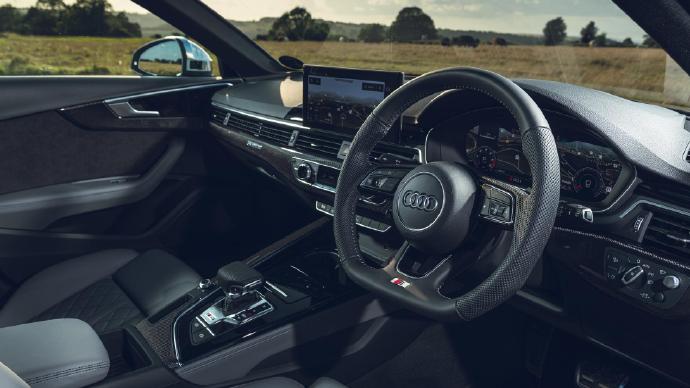 点击大图看下一张：Audi S4 Avant 比新RS6顺眼吧