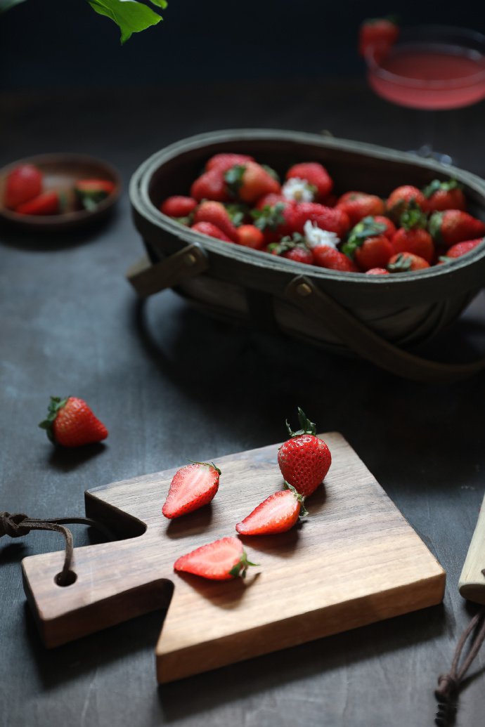 点击大图看下一张：一组红红好吃的草莓图片