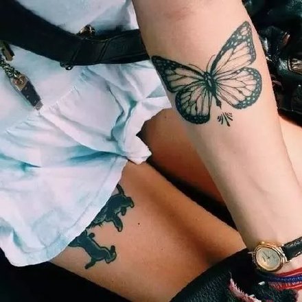 点击大图看下一张：蝴蝶纹身 20款创意小清新的蝴蝶纹身图案