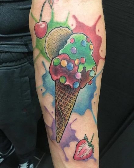点击大图看下一张：冰激凌纹身 9款创意的冰淇淋纹身图片