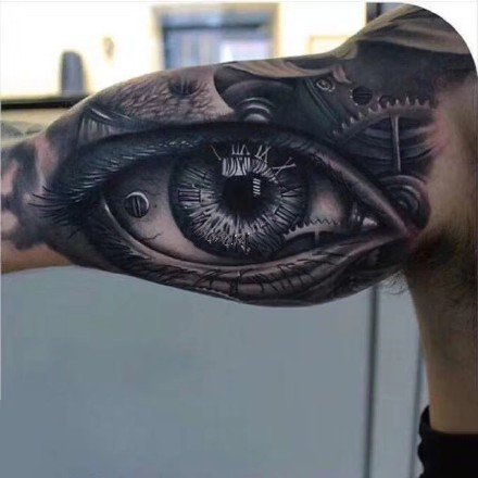 点击大图看下一张：眼睛纹身 超逼真的9款写实黑灰大眼睛纹身图案