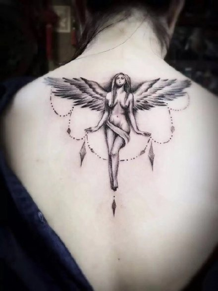 点击大图看下一张：带翼天使纹身 9张带翅膀的天使纹身图案