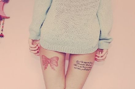 点击大图看下一张：蝴蝶结纹身 9张漂亮的女生双腿蝴蝶结纹身图案