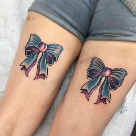 点击大图看下一张：蝴蝶结纹身 9张漂亮的女生双腿蝴蝶结纹身图案