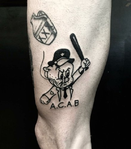 点击大图看下一张：朋克们身上常见的纹身ACAB--all cops are bastards纹身图片