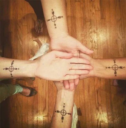 点击大图看下一张：好朋友纹身 29款三五个兄弟姐妹闺蜜一起纹的纹身图案